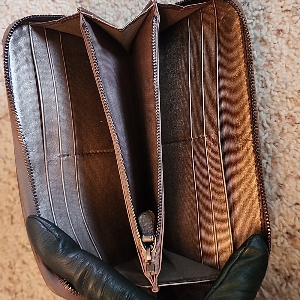 Bottega Veneta Metallic Woven Wallet - Picture 3 of 8